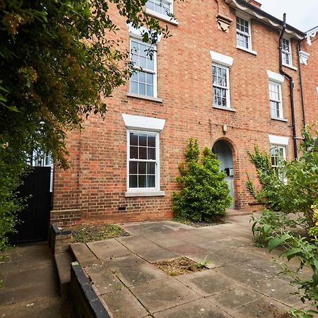Fantastic Central Stratford Two Bedroom Apartment By Purestay Short Lets & Serviced Accommodation With Parking Екстериор снимка