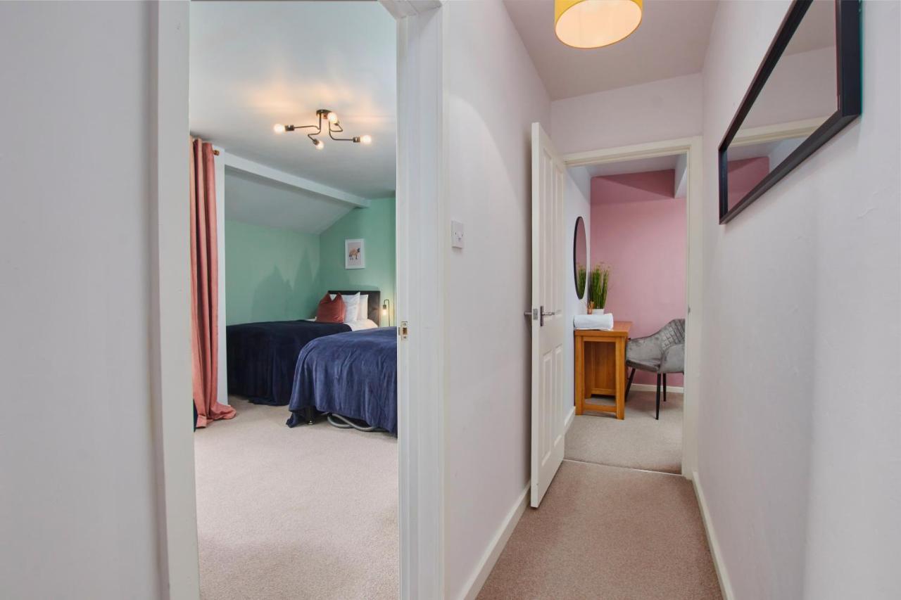 Fantastic Central Stratford Two Bedroom Apartment By Purestay Short Lets & Serviced Accommodation With Parking Екстериор снимка