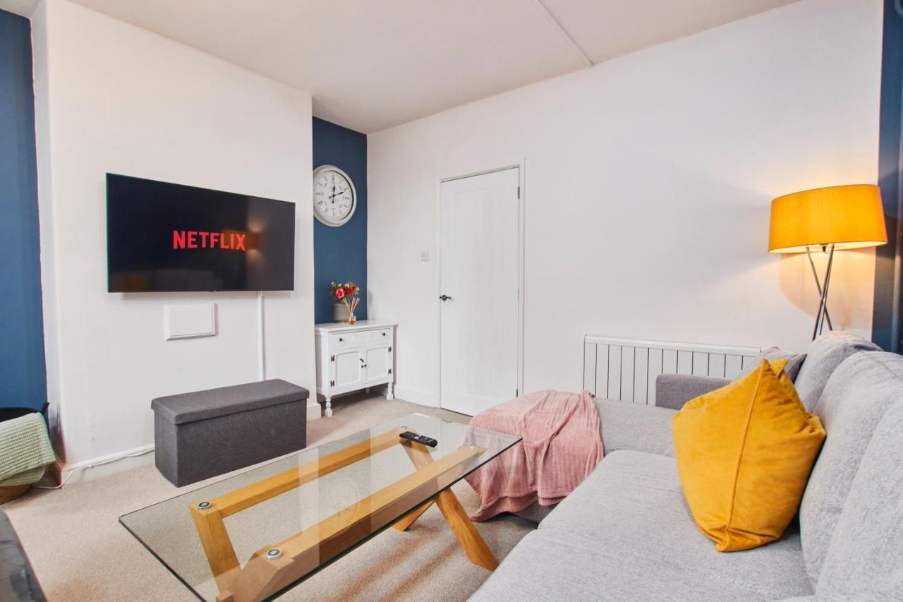 Fantastic Central Stratford Two Bedroom Apartment By Purestay Short Lets & Serviced Accommodation With Parking Екстериор снимка